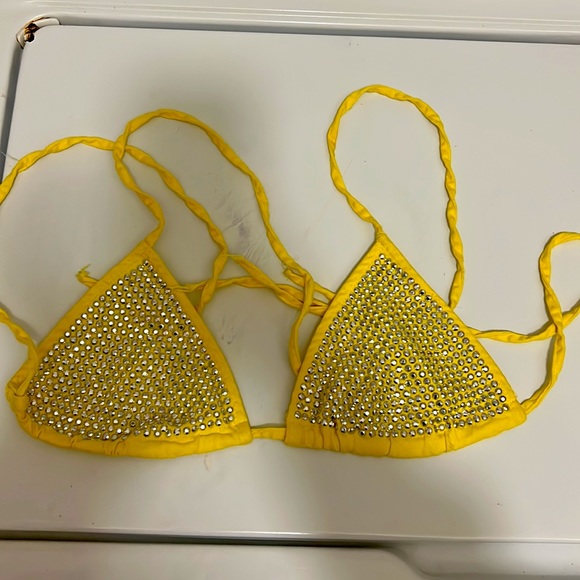 Yellow studded 2 piece Banjul short set - Picture 2 of 3